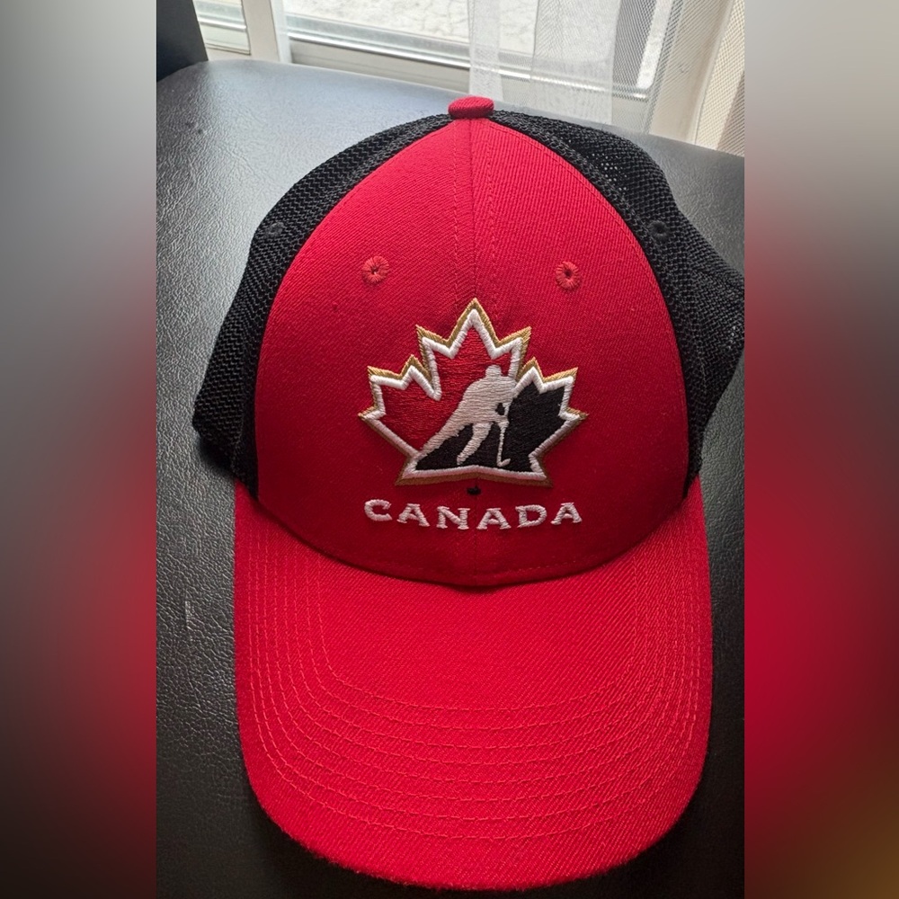 Nike team Canada Hockey Trucker Hat